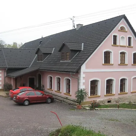 Restaurace A U Pešíků Gasthof Červený Kostelec